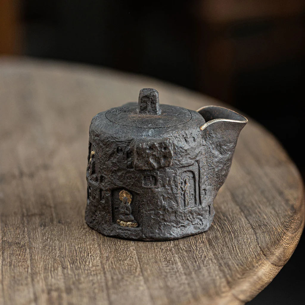 Hand- Grabbing Yixing Teapot 200ml